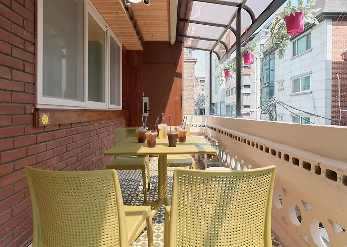 강남, 강남역 도보8분, 4룸, 2층 전체사용, 최고의 위치, 가족여행, 호텔스위트, 독채, Seoul