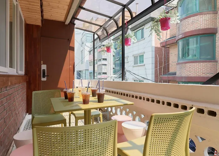 강남, 강남역 도보8분, 4룸, 2층 전체사용, 최고의 위치, 가족여행, 호텔스위트, 독채, *
