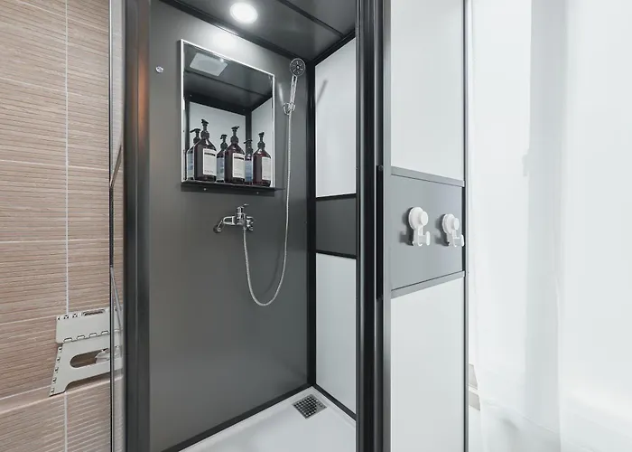 Apartment 강남, 강남역 도보8분, 4룸, 2층 전체사용, 최고의 위치, 가족여행, 호텔스위트, 독채,