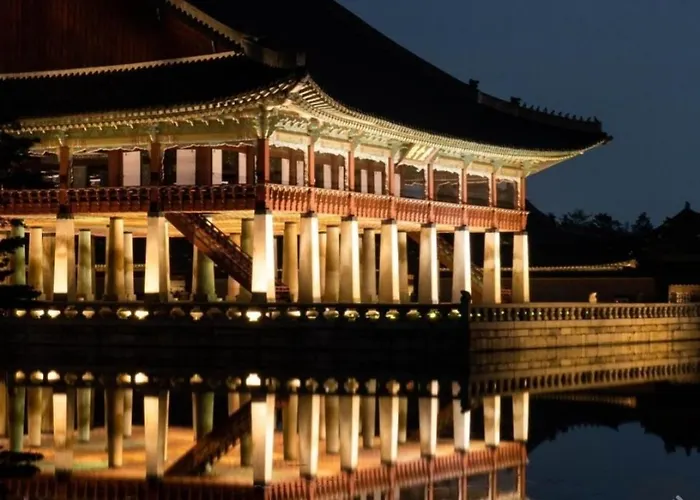 강남, 강남역 도보8분, 4룸, 2층 전체사용, 최고의 위치, 가족여행, 호텔스위트, 독채, * Seoul