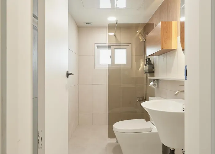 Apartment 강남, 강남역 도보8분, 4룸, 2층 전체사용, 최고의 위치, 가족여행, 호텔스위트, 독채, Seoul