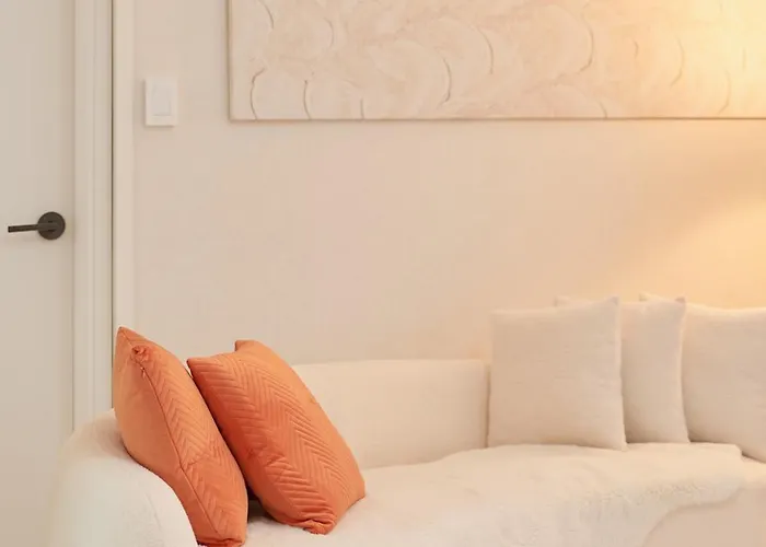 Apartment 강남, 강남역 도보8분, 4룸, 2층 전체사용, 최고의 위치, 가족여행, 호텔스위트, 독채, Seoul