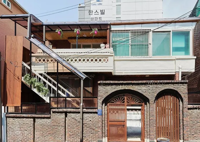 Apartment 강남, 강남역 도보8분, 4룸, 2층 전체사용, 최고의 위치, 가족여행, 호텔스위트, 독채, *