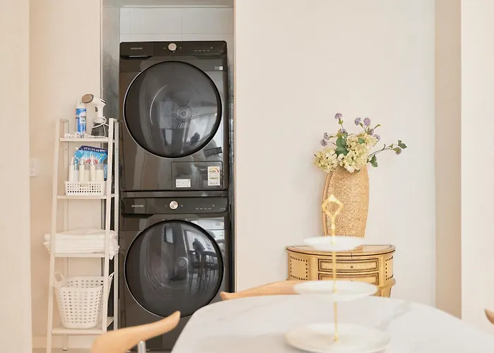 Apartment 강남, 강남역 도보8분, 4룸, 2층 전체사용, 최고의 위치, 가족여행, 호텔스위트, 독채, Seoul